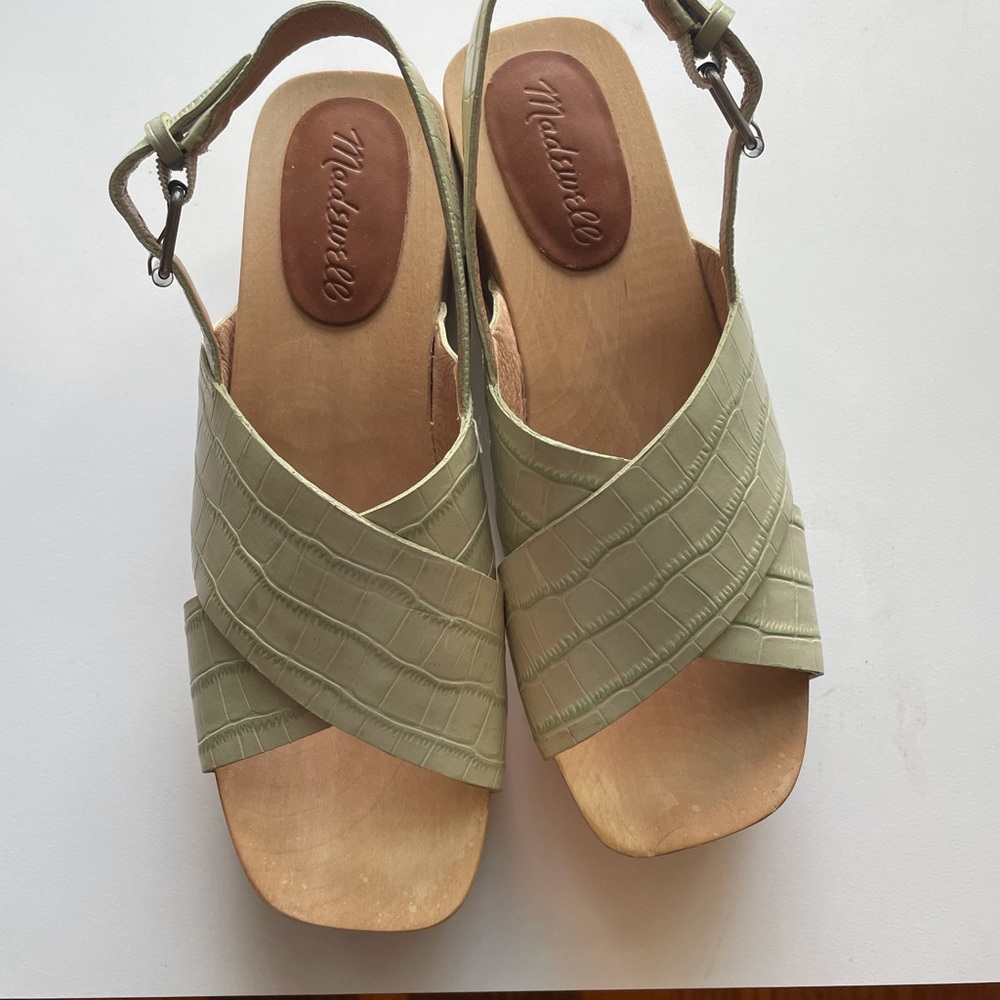 Cute pair of clogs.